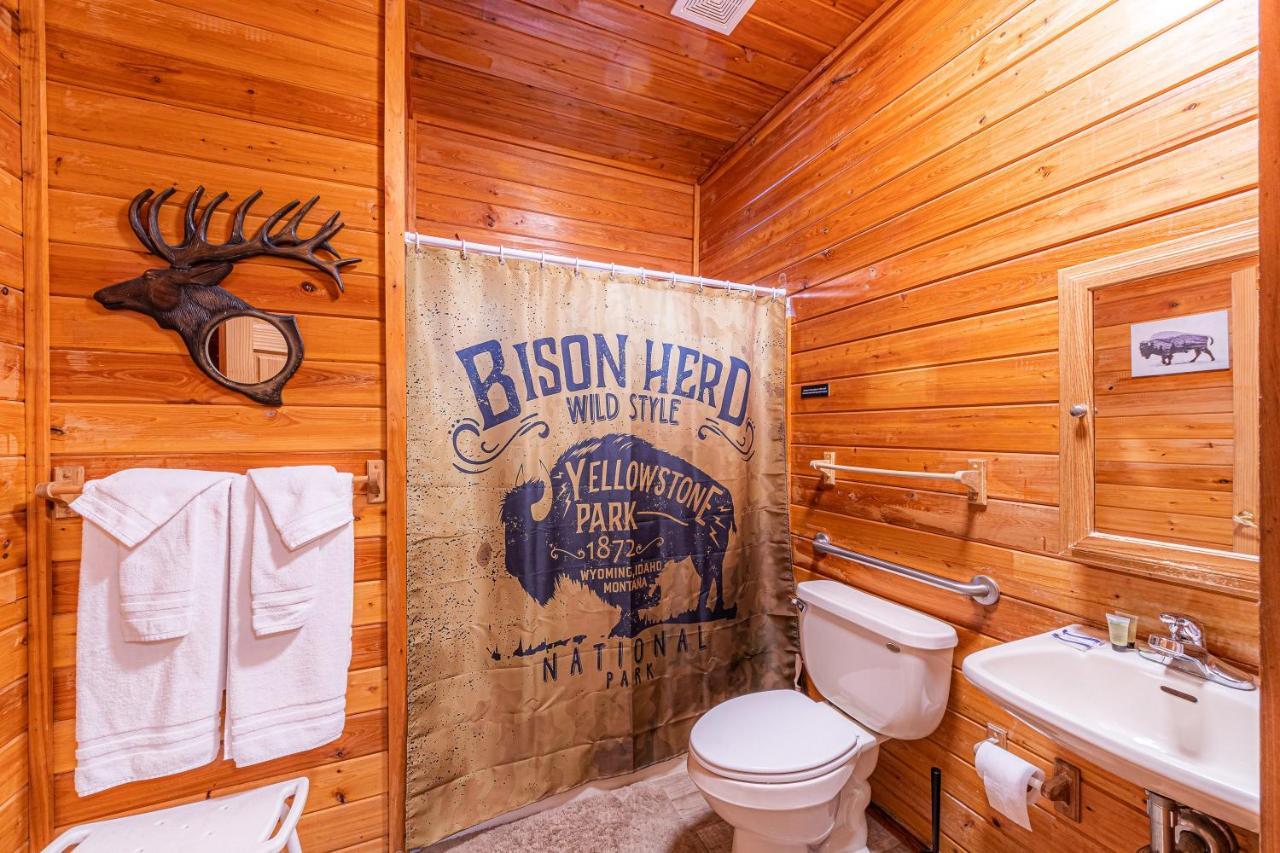 Cabin #4 The Wolves Den - Pet Friendly- Sleeps 6 - Playground & Game Room Пейсон Экстерьер фото